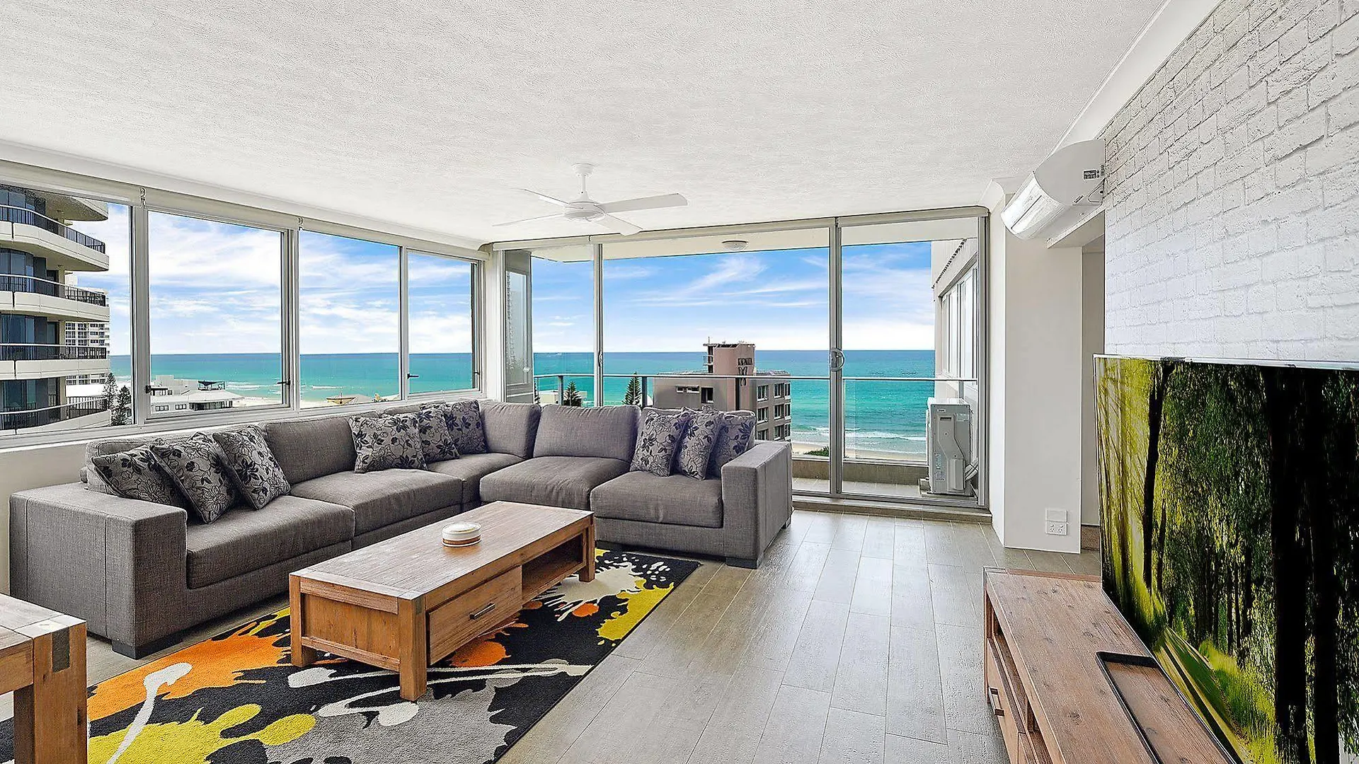 Amira Apartments Main Beach Australia