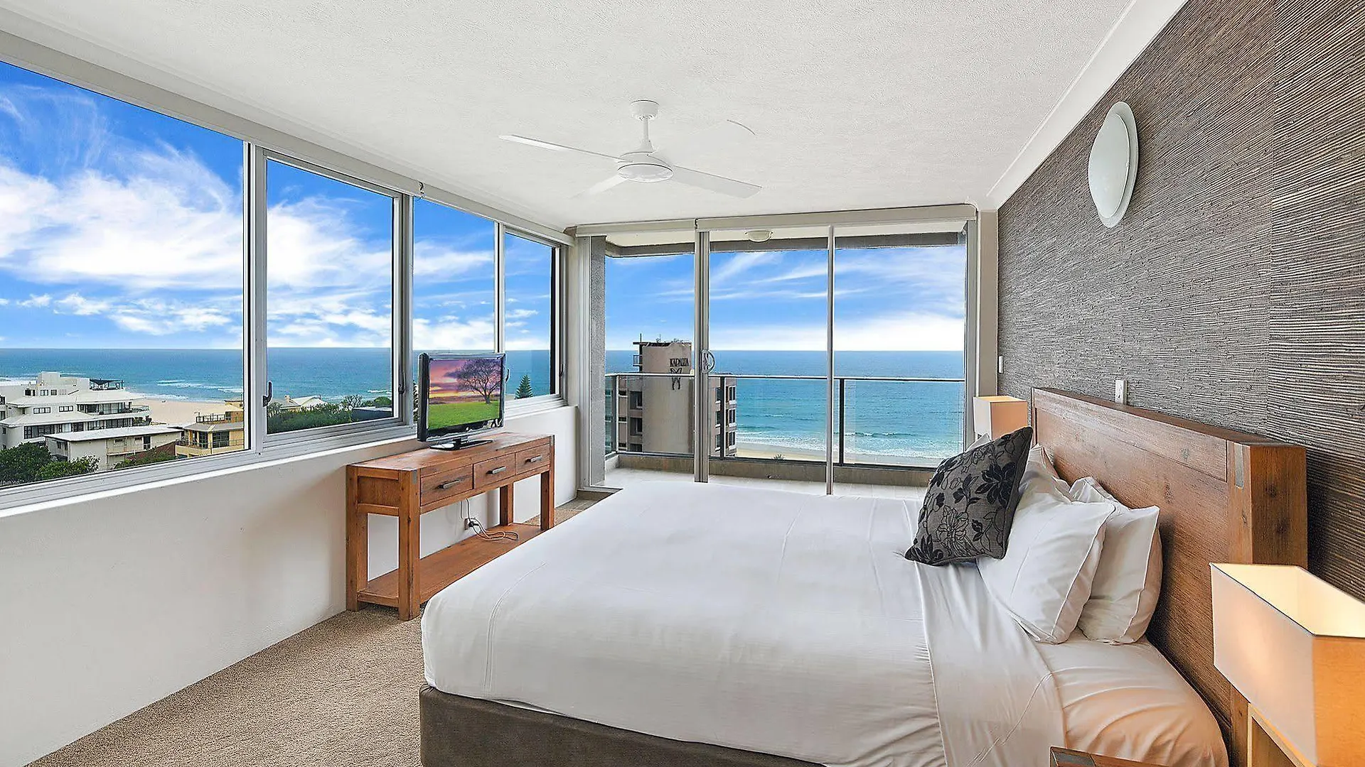 Amira Apartments Main Beach 0*,